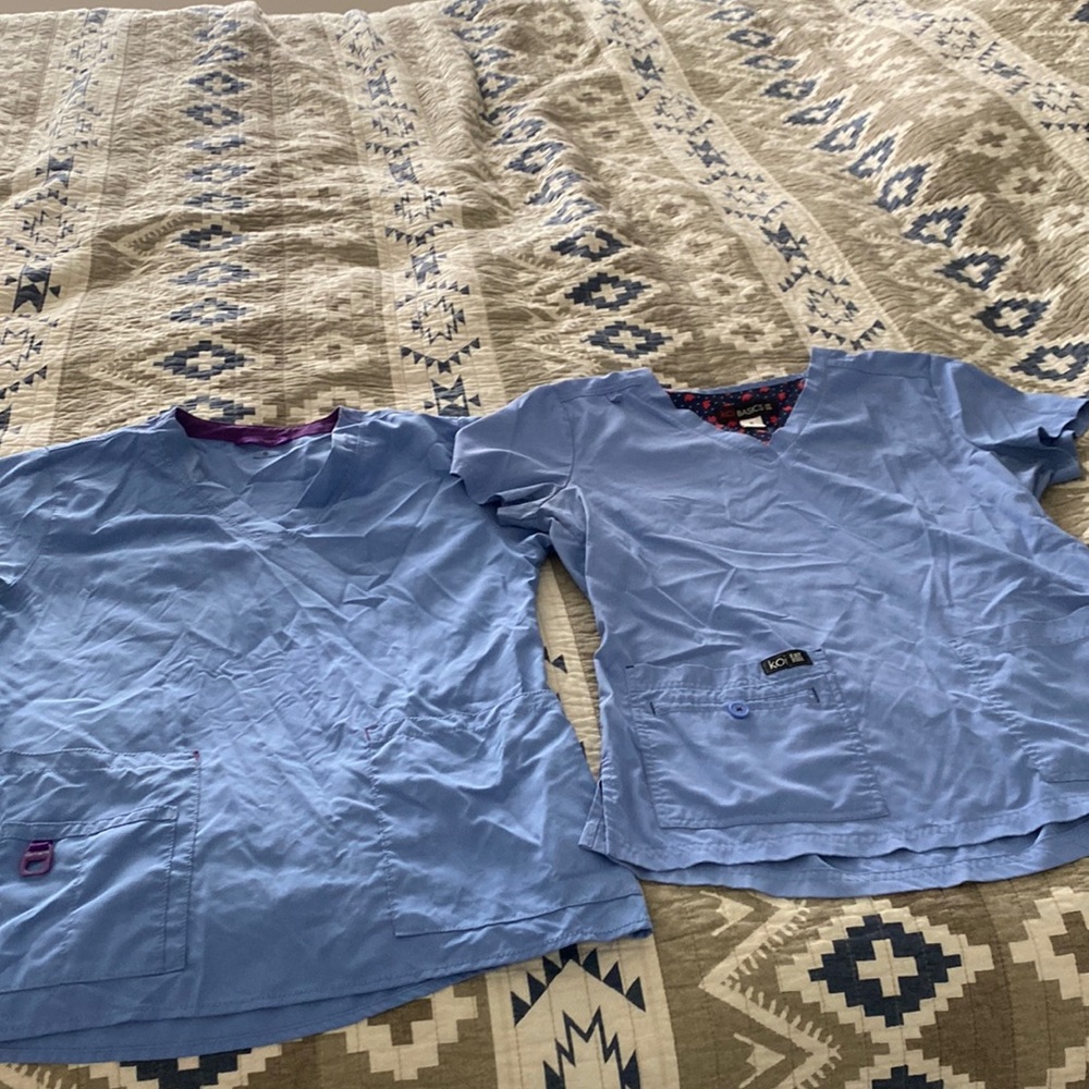 Scrub tops Small